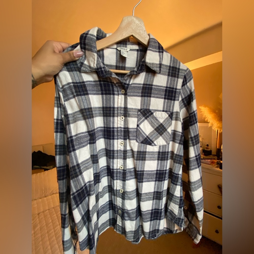 ✨FOREVER 21 Navy Plaid button down